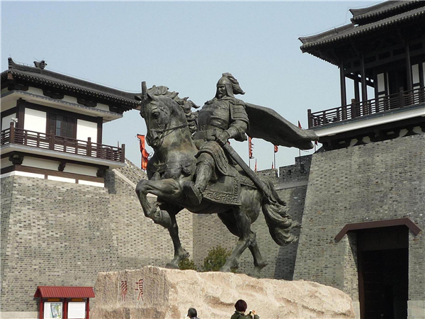 楚霸王項(xiàng)羽雕塑.jpg 楚霸王項(xiàng)羽雕塑.jpg