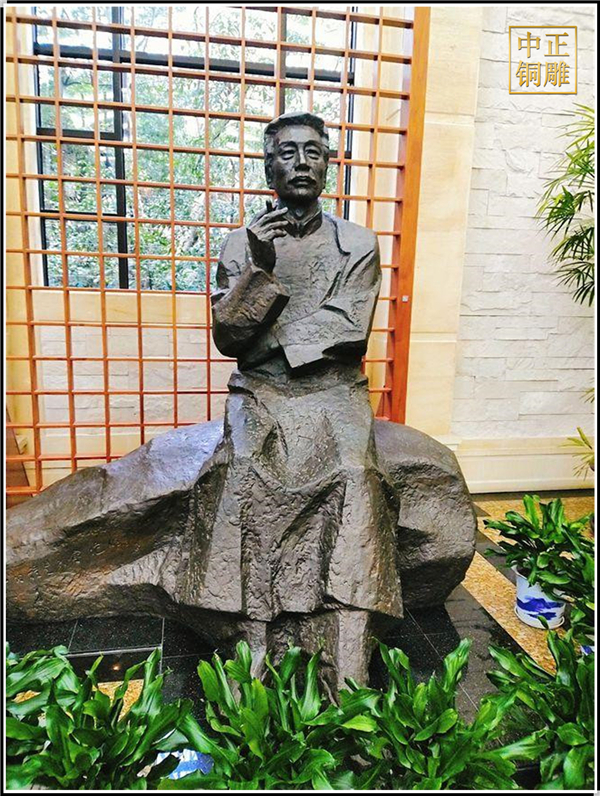 魯迅銅佛像.jpg 魯迅銅佛像.jpg