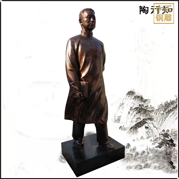 陶行知名人雕塑.jpg