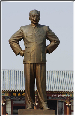 周恩來(lái)銅像